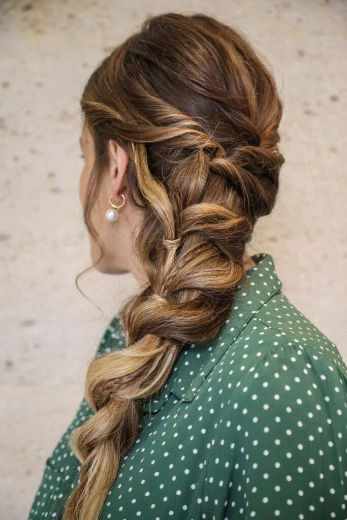 Mariage chignon tresse coiffure parisienne